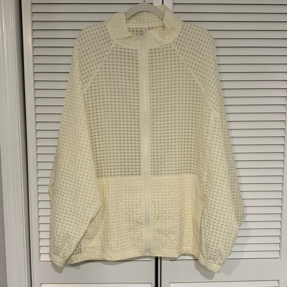 Fabletics Women Cream Color Lightweight Jacket with pockets Size 3X